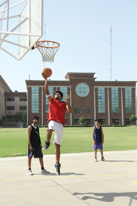 EIT basketball player scoring